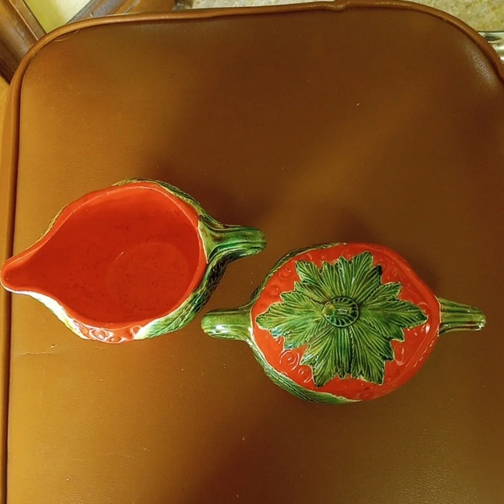 Vintage Painted Ceramic Red & Green Strawberry Sugar Bowl & Creamer Set - Picture 3 of 12
